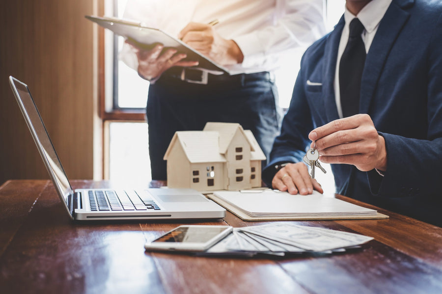 Top 5 Reasons to Work with a Real Estate Lawyer for Your Next Purchase