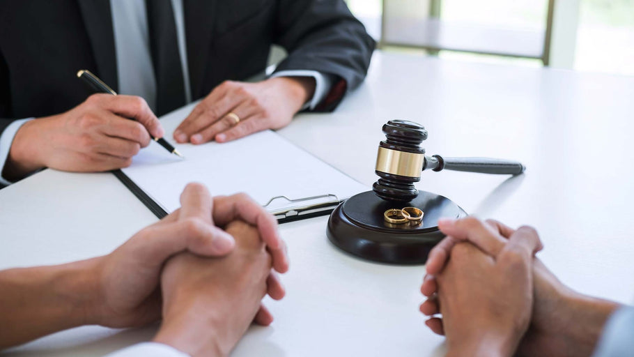 Red Flags to Watch Out for When Hiring a Divorce Lawyer in Dubai
