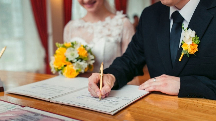 What Should I Consider When Hiring Marriage Lawyers?